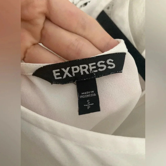 Express Lacy Delicate White Blouse Size Small White - Picture 3 of 4